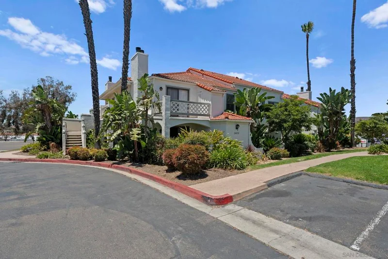 9409 Fairgrove Lane 204