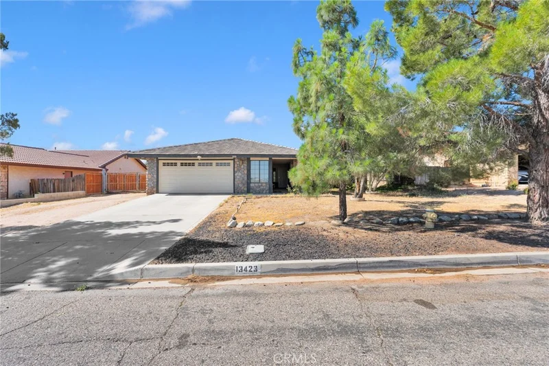 13423 Palm, Hesperia, CA 92344