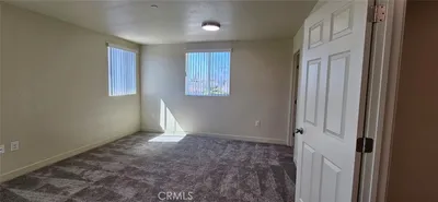 3839 Woodlawn 1/2 photo 2