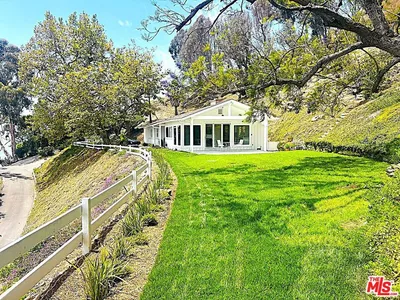20645 Seaboard Road photo 2