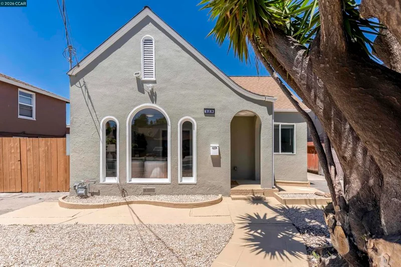 329 45th St, Richmond, CA 94805