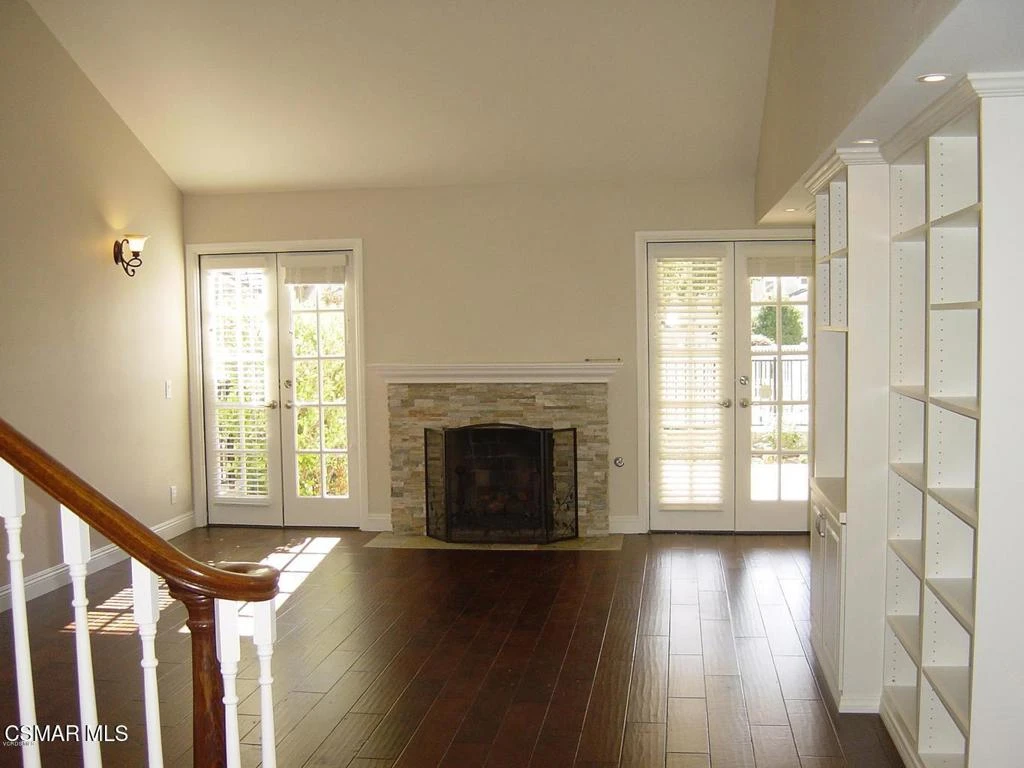 Interior 4