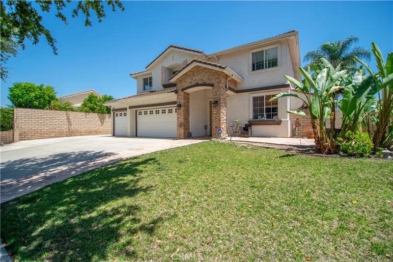 925 Hemingway Drive photo 2