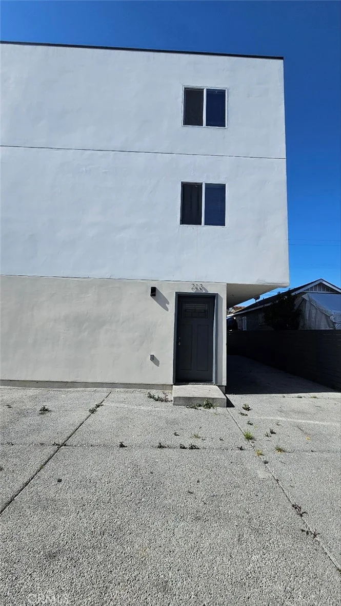 213 W 43rd