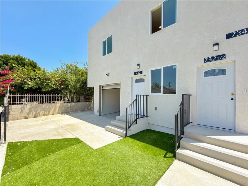 734 E 52nd Street