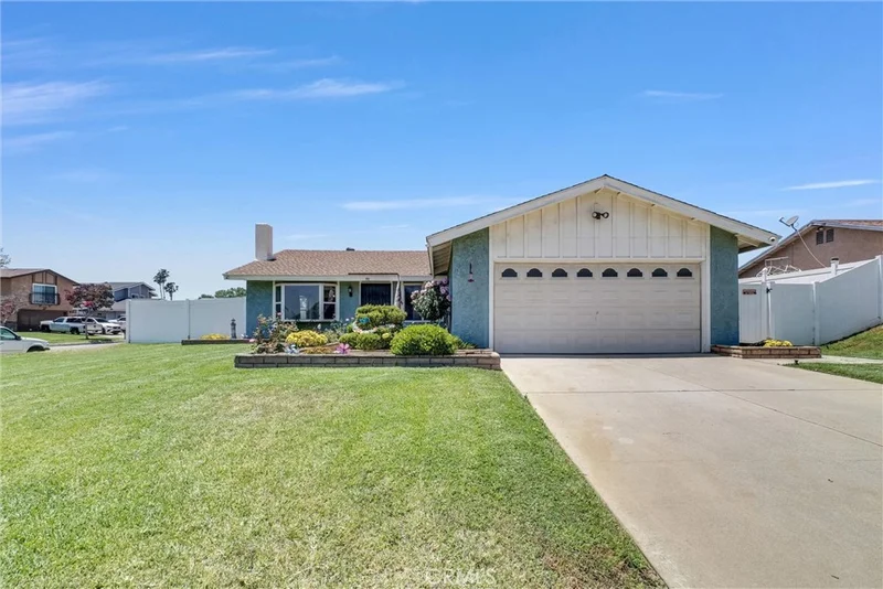 896 N Arrowhead, Rialto, CA 92376