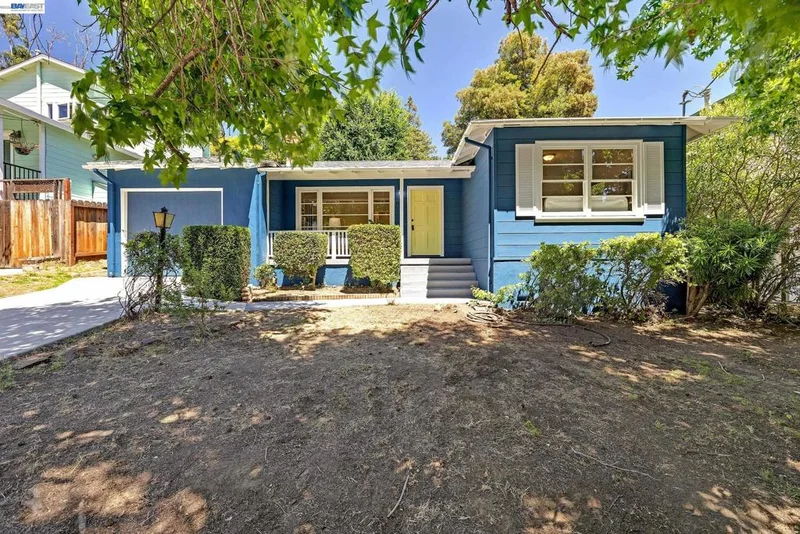 18926 Walnut Rd, Castro Valley, CA 94546