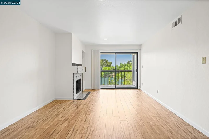 1790 Ellis St 28 photo 2