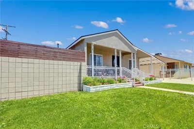17513 Tiara Street photo 2