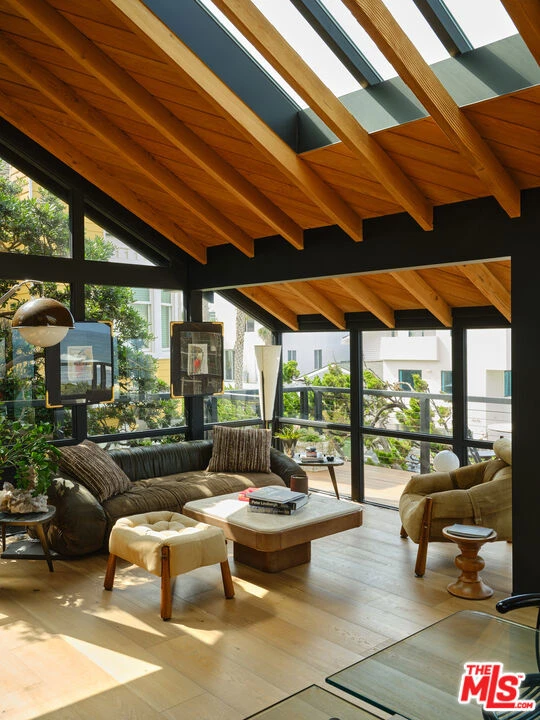 Interior 3
