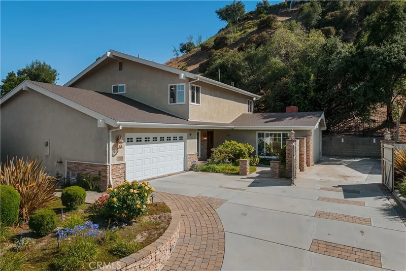 900 Chudleigh Lane, Glendale, CA 91207