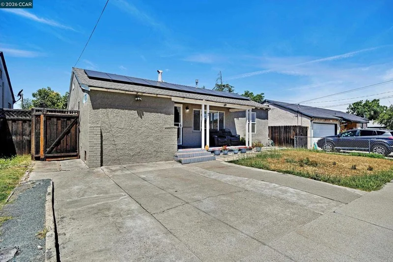 7 Lawrence Ave photo 2