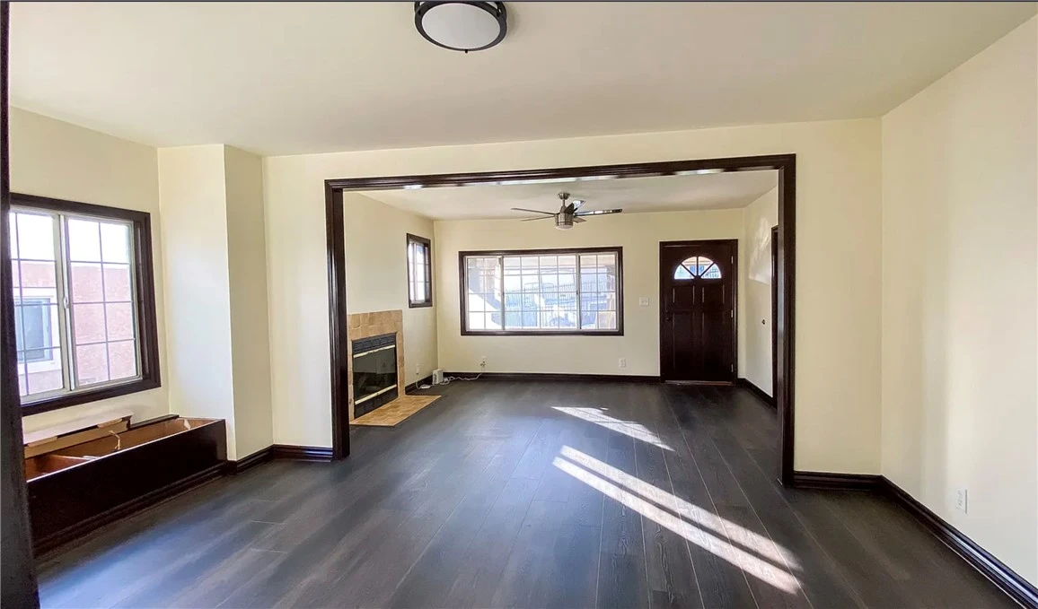 Interior 4