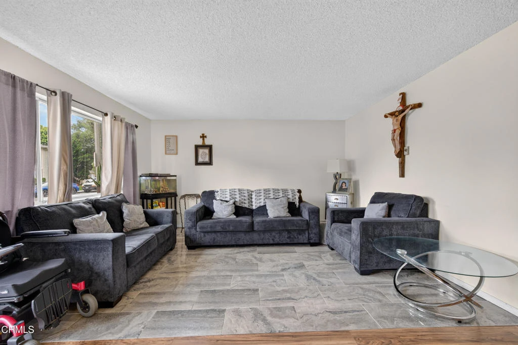 Interior 4