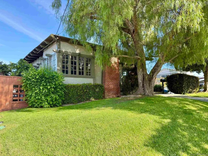 4251 Ibis Street