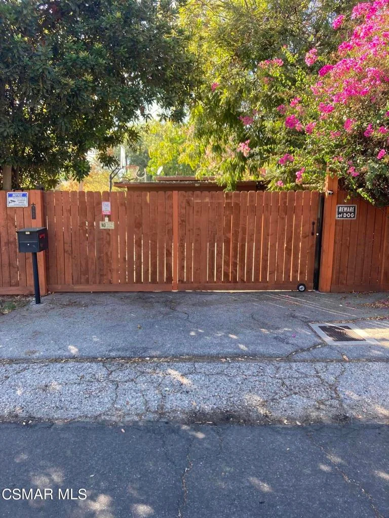 7927 Paso Robles Avenue photo 2