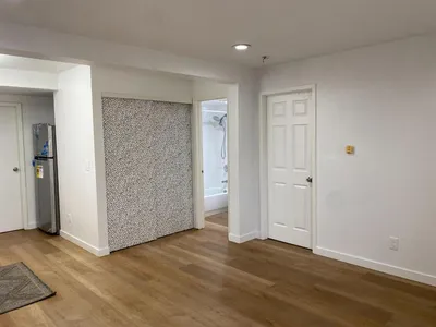 81 Camelot Court photo 2