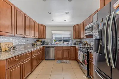 10009 Topanga Canyon Boulevard 5