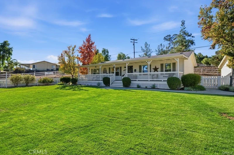 24765 Las Flores Drive, Canyon Lake, CA 92587