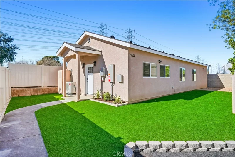 21003 Longworth, Lakewood, CA 90715