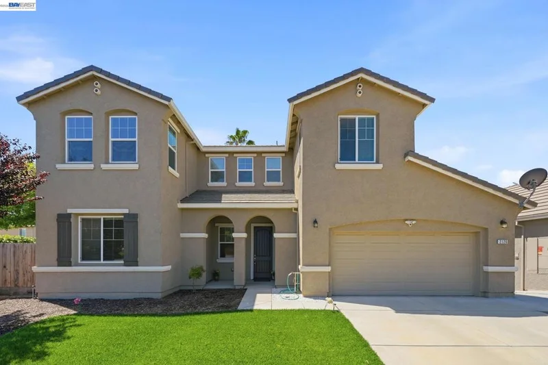 2126 Grapevine Dr