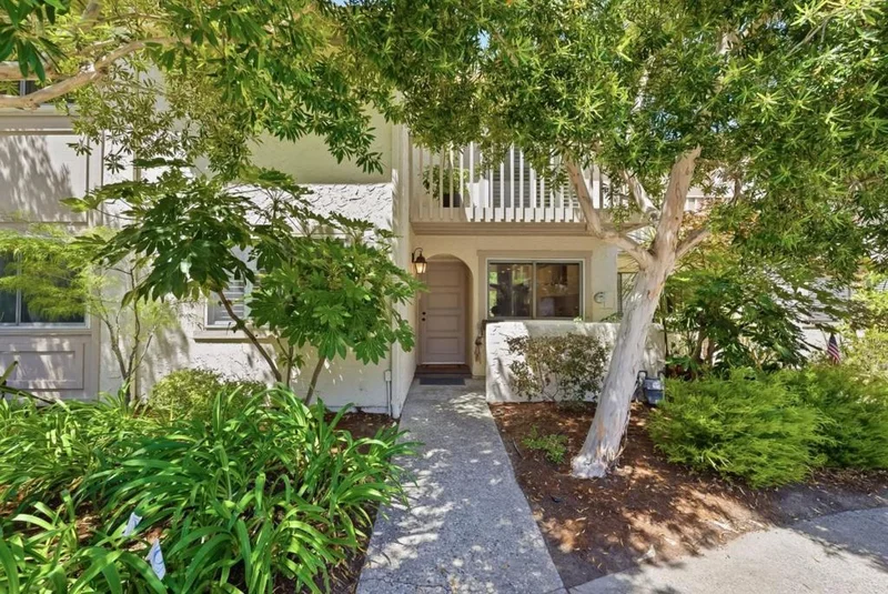 135 Vista Del Lago