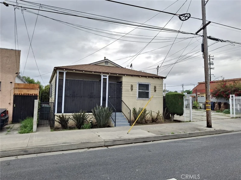 1346 W Century