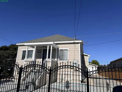 924 7Th St photo 2