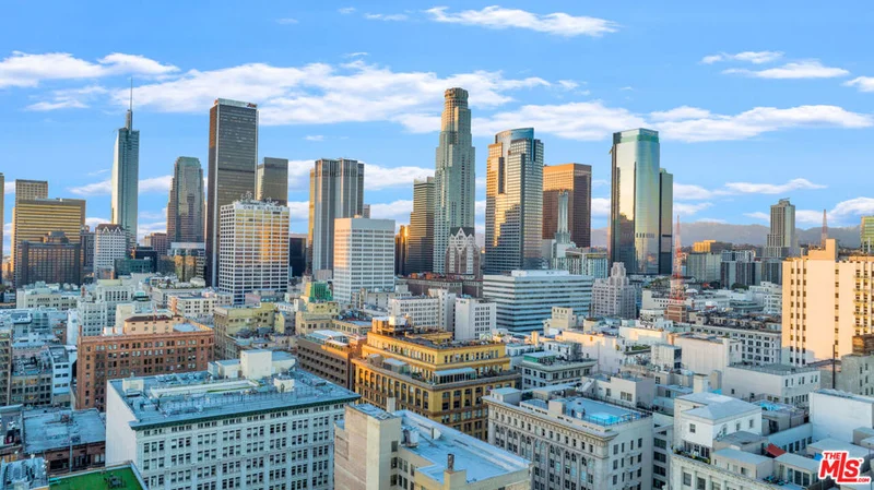 215 W 7th Street 811, Los Angeles, CA 90014