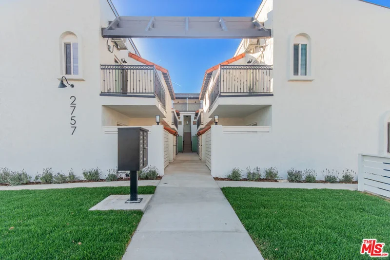 2757 Andreo Avenue 6
