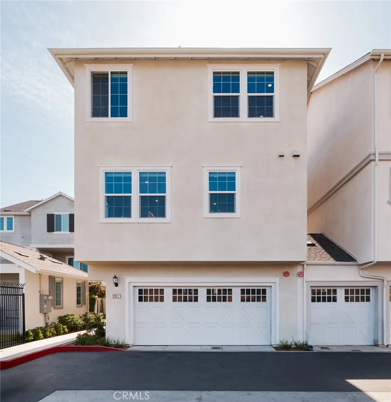 1090 N Anaheim Blvd 2 photo 2