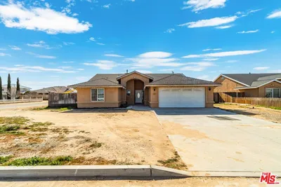 9516 Mendiburu Road