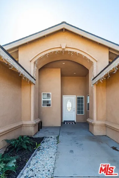 9516 Mendiburu Road photo 2