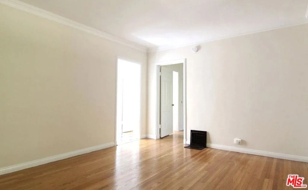 Interior 3