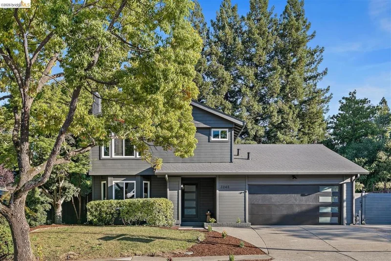 3248 Twin Oaks Dr, Napa, CA 94558