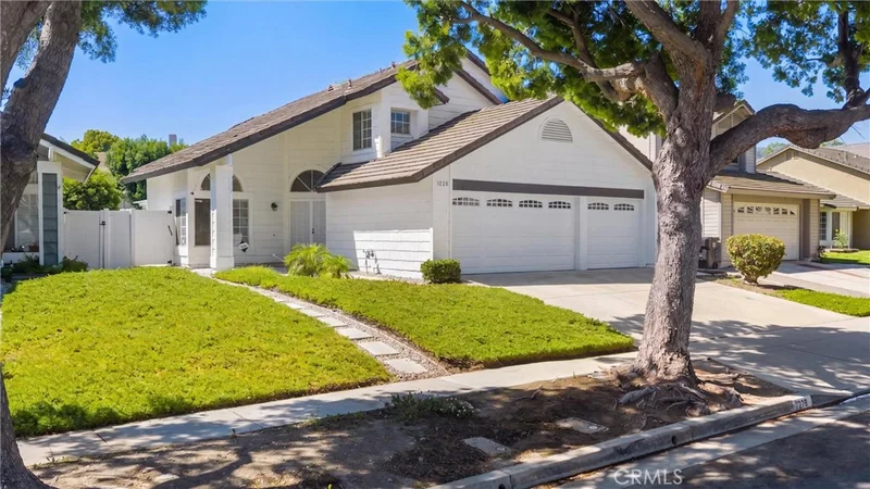 1228 Mayfair Drive, Corona, CA 92882