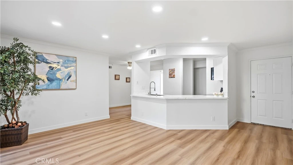 Interior 3