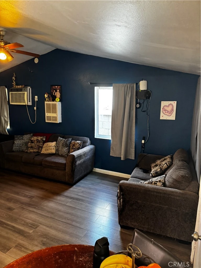 Interior 4