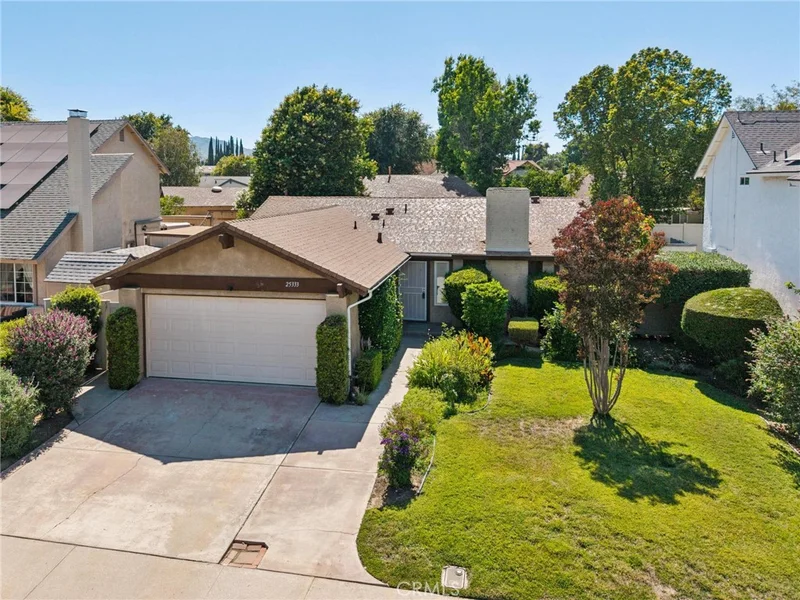 25333 Via Dona Christa, Valencia, CA 91355