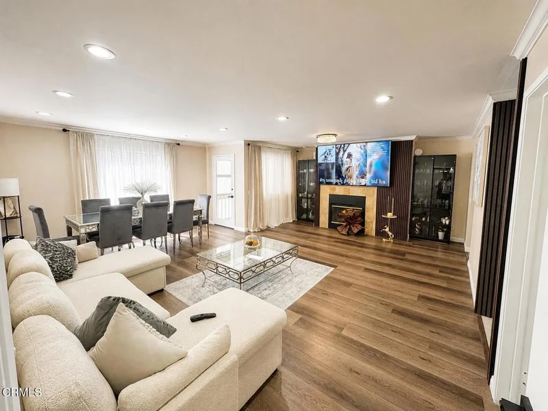 330 Burchett Street 206, Glendale, CA 91203