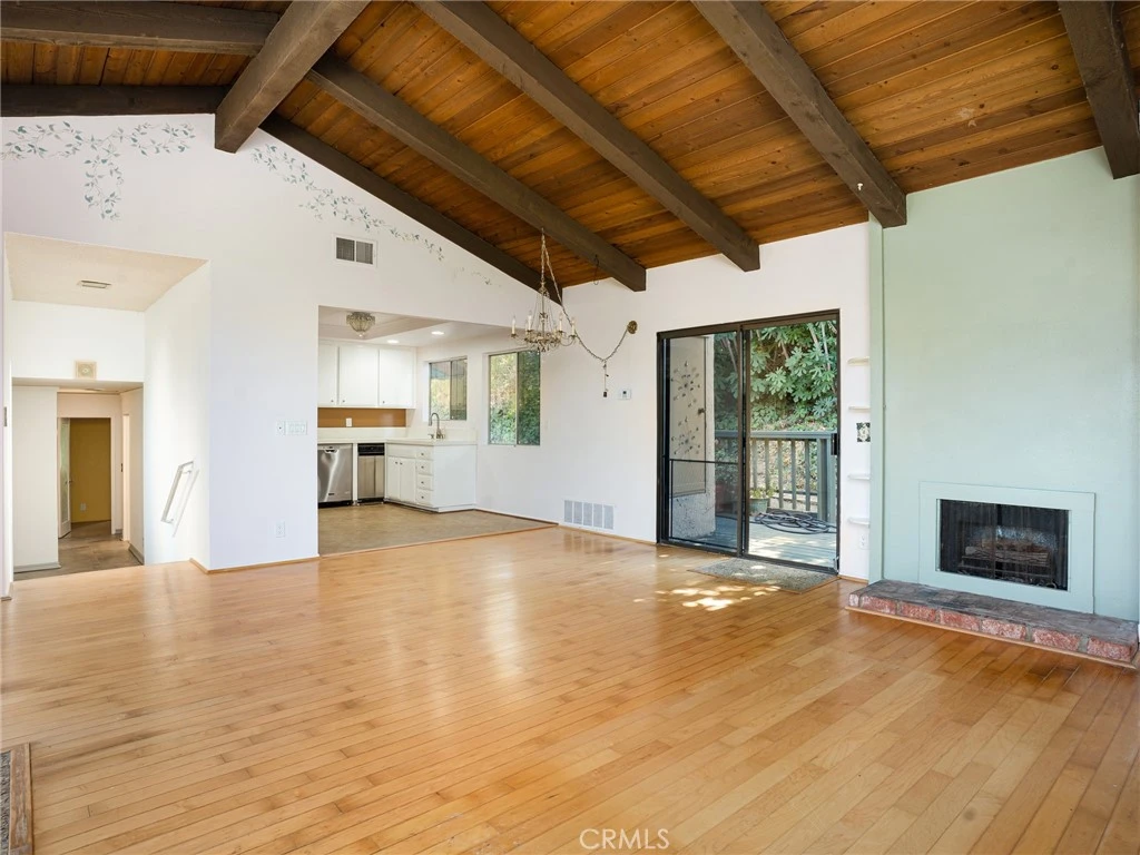 Interior 4