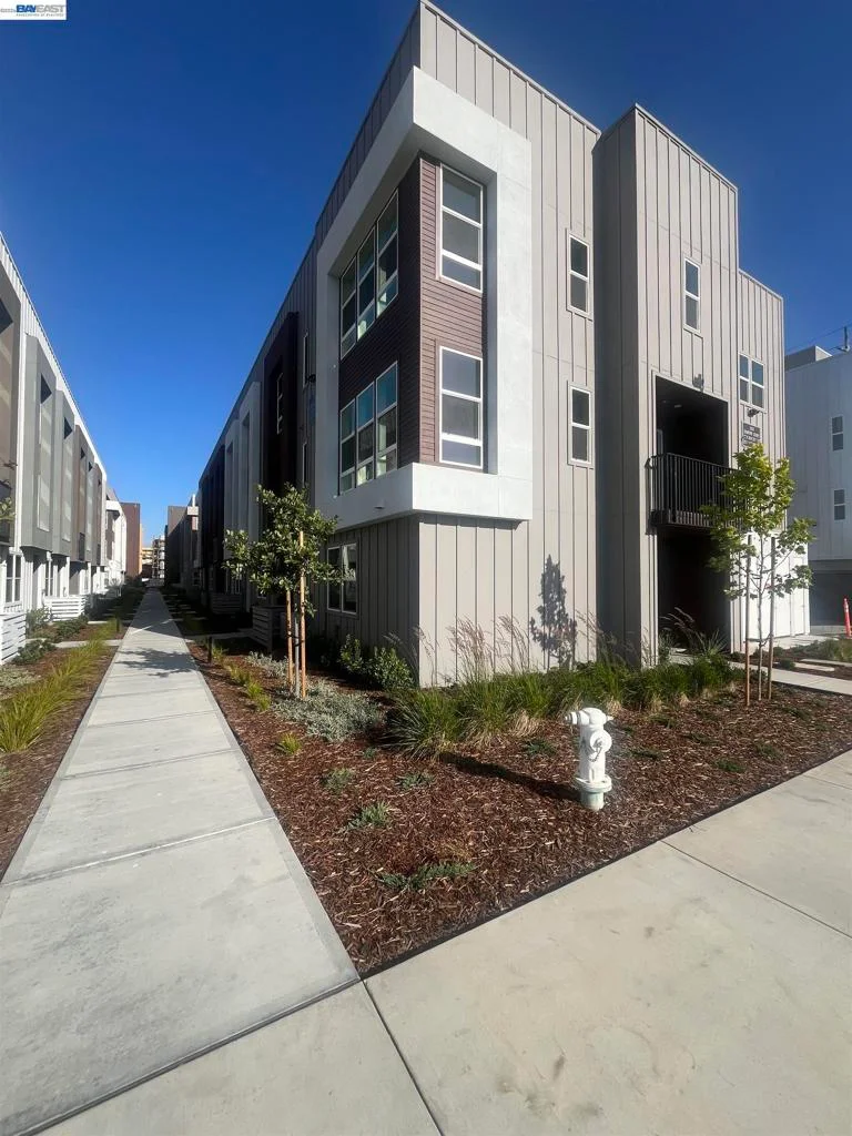 2019 Clement Avenue