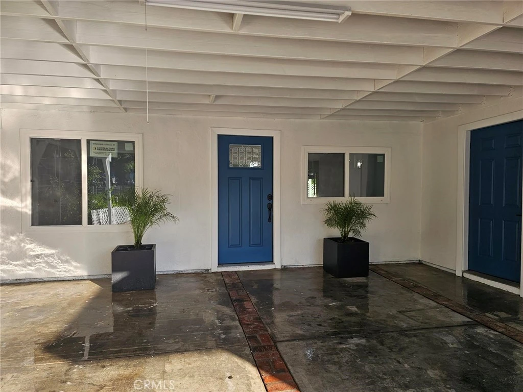 Interior 4