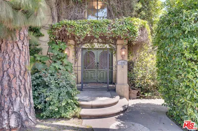 1902 Granville Avenue