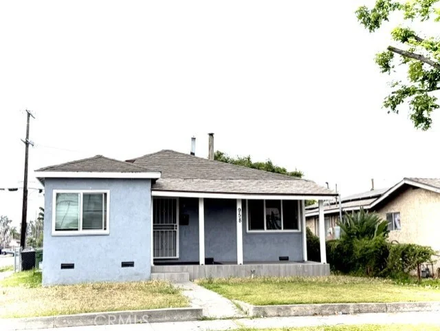958 E 105th