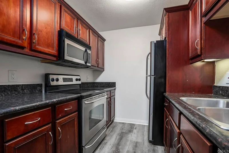 5252 Orange Avenue 415