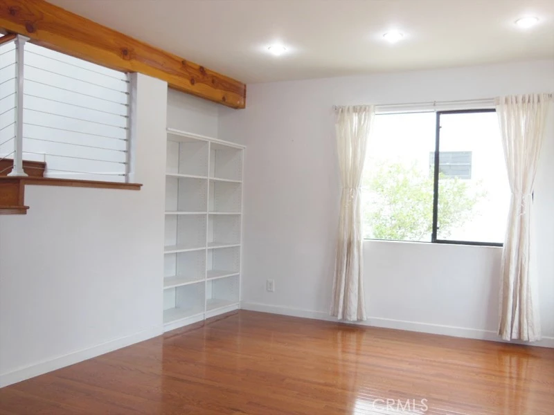 Interior 4
