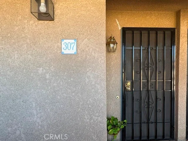 24410 Crenshaw 307 photo 2