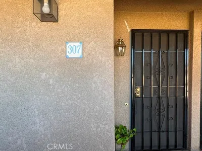 24410 Crenshaw 307 photo 2