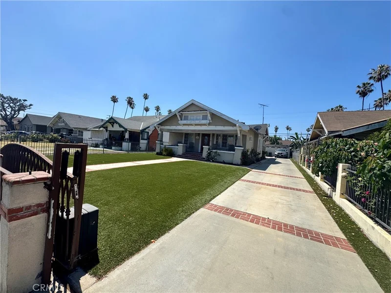 1758 W 51st Street photo 2